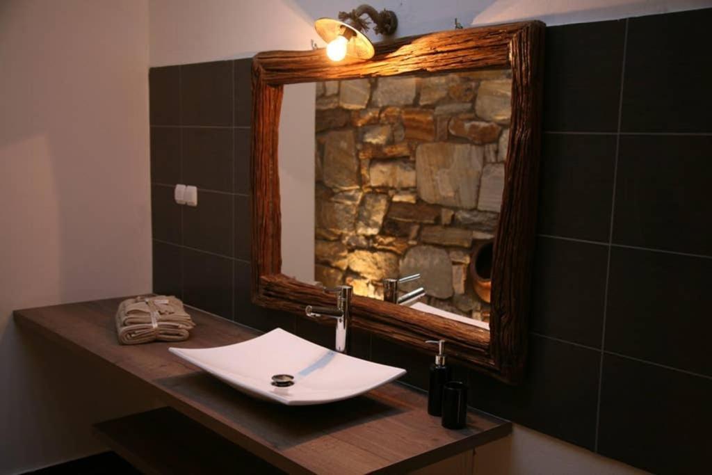 Apartamento Chez Kiki Et Ioannis Engaraí Exterior foto